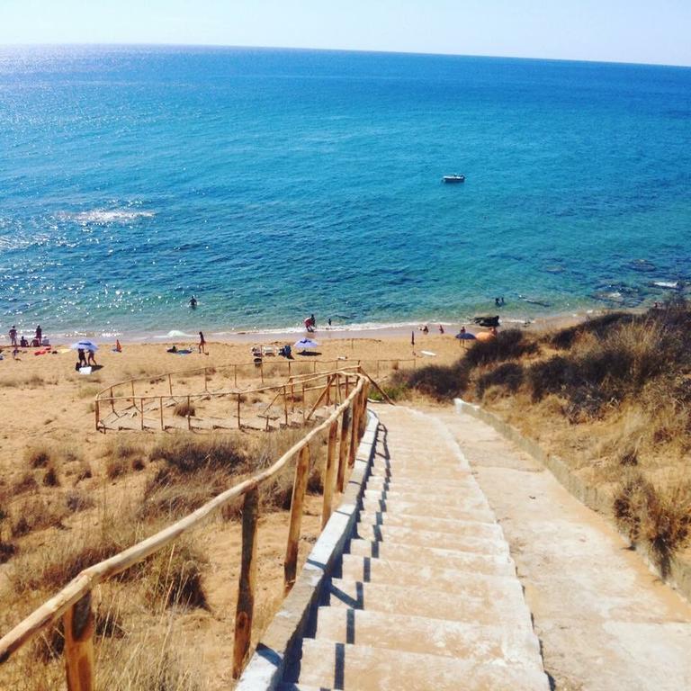 לינה וארוחת בוקר Isola Di Capo Rizzuto Casa Elvira מראה חיצוני תמונה